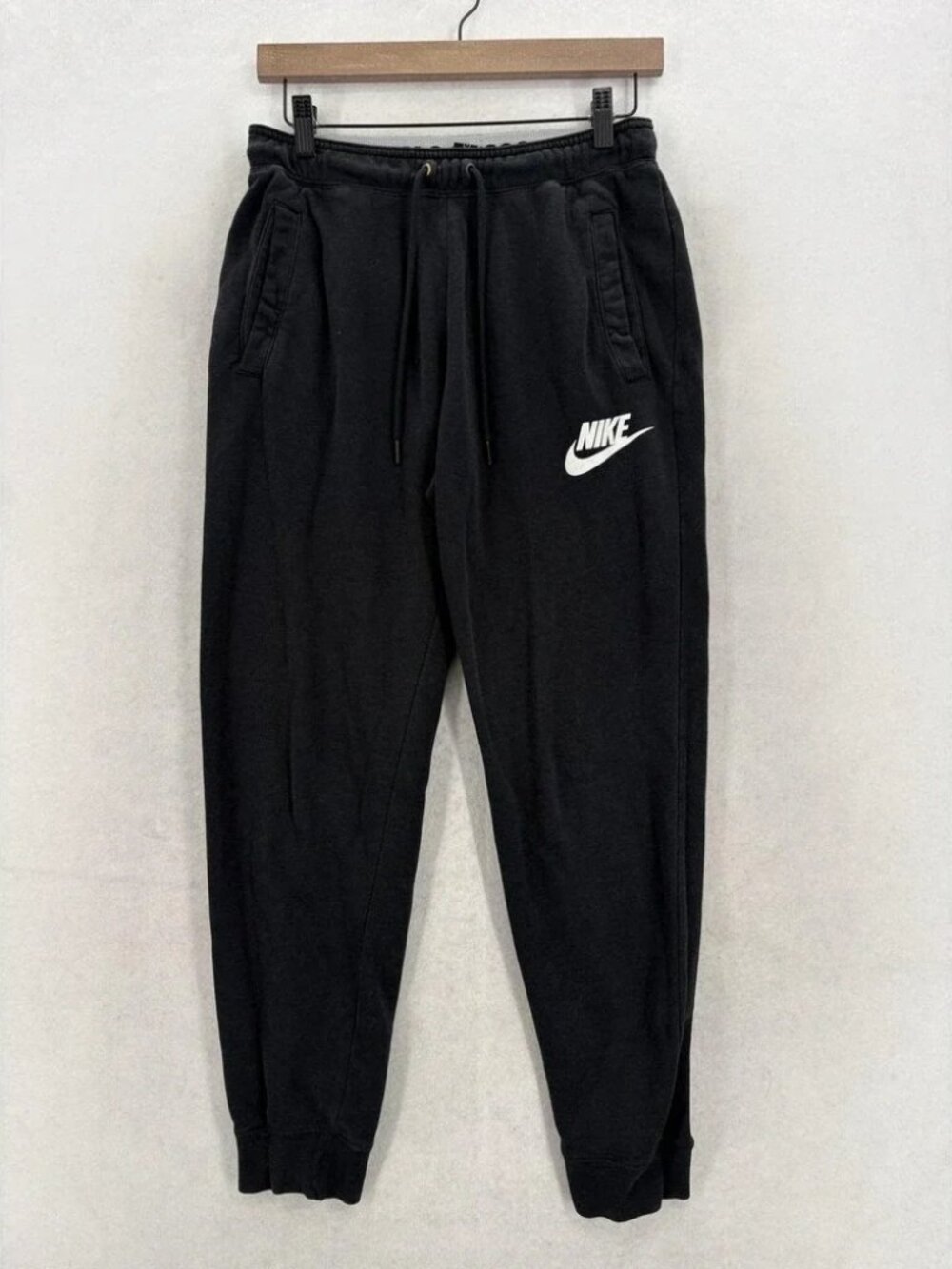 Nike Sportswear Essential Fleece Pants Mens Small Black Athletic Jogger 57210